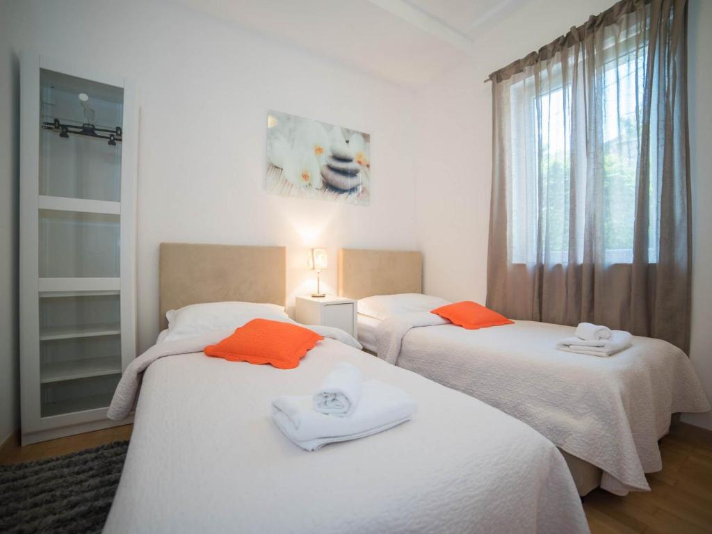 Apartment Faros 2