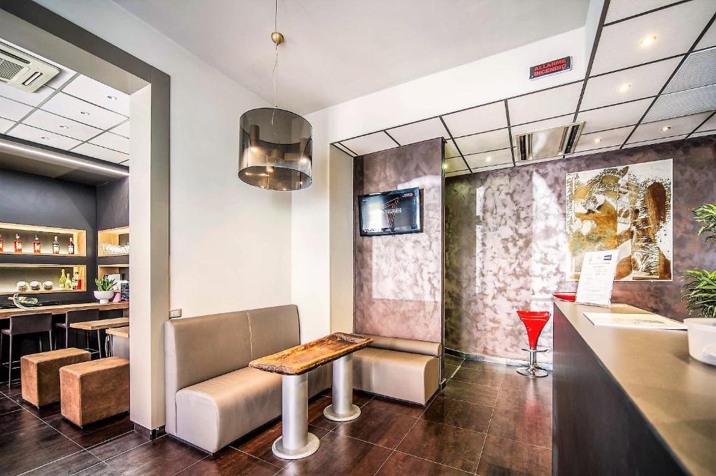 Hotel Aaron Image
