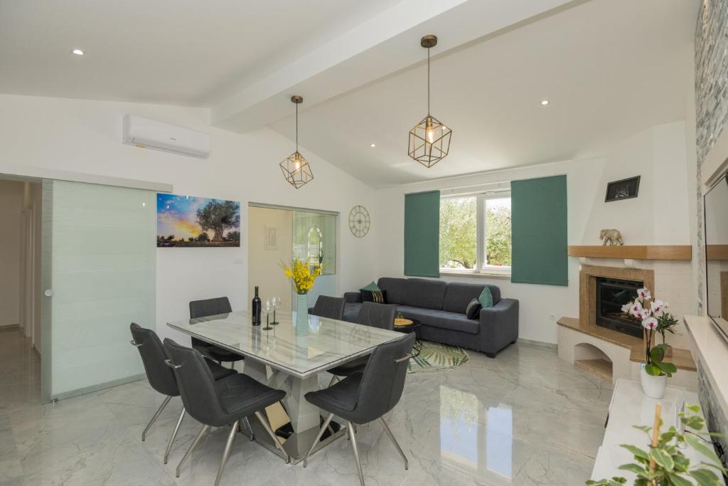 Holiday Home Maslina near Omis 4