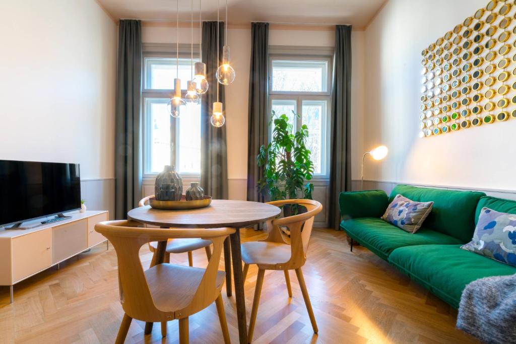 Vienna Residence, City Hall - Parliament 4