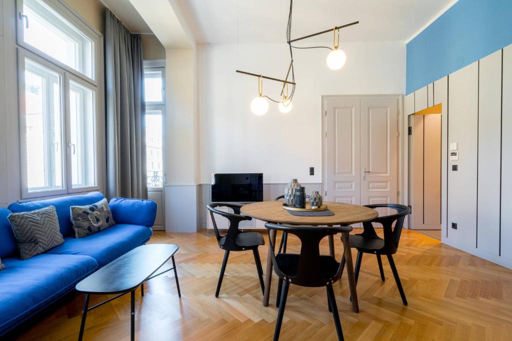 Vienna Residence, City Hall - Parliament 5