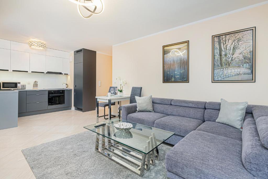 Batorego 7 Gdynia Premium Apartments with Parking by Noclegi Renters 4