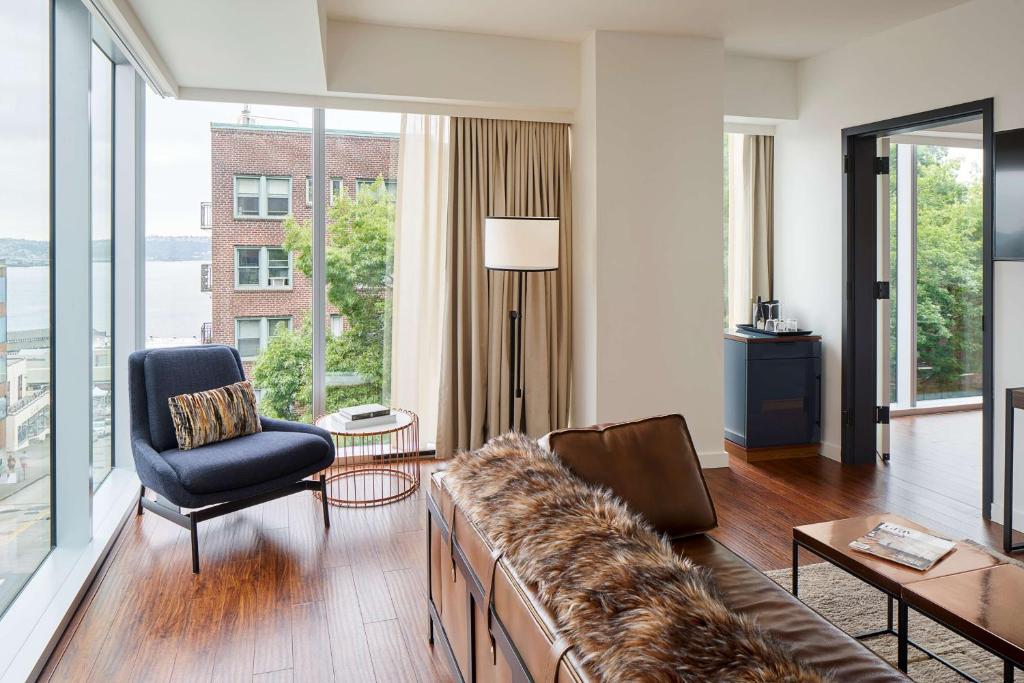 Thompson Seattle, by Hyatt Image