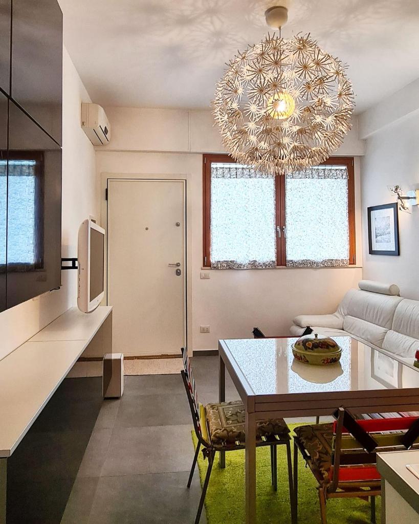 27Apartment 4