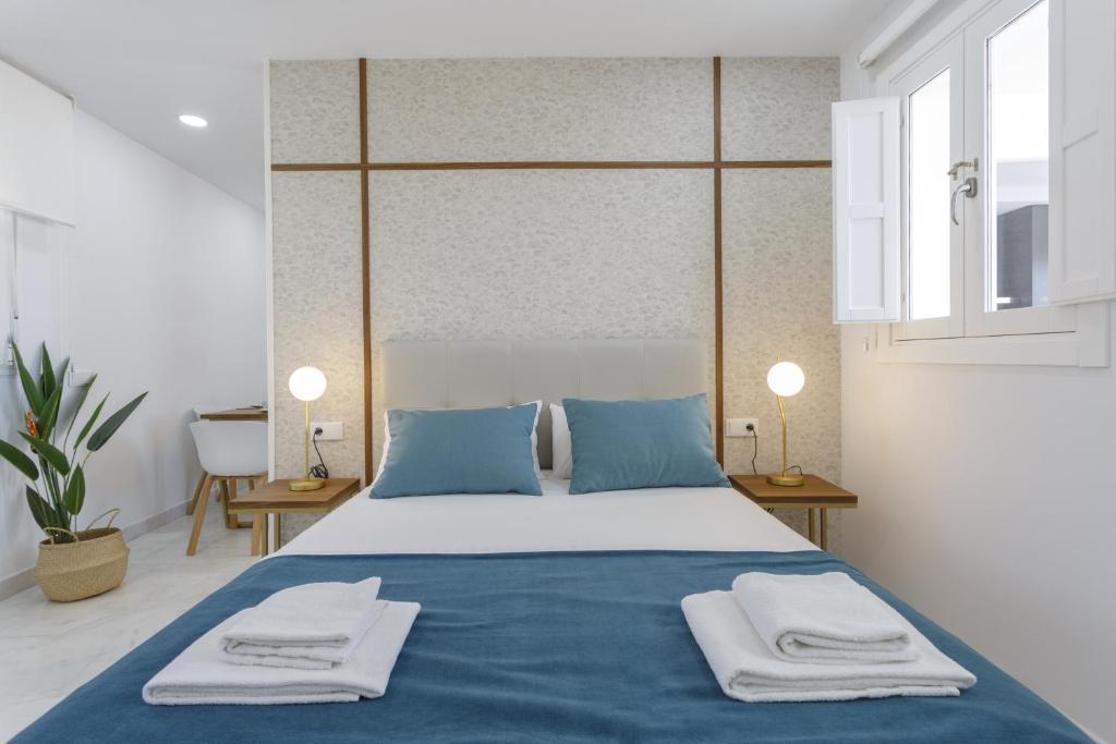Apartamentos La BRUJULA by CadizRentals 2