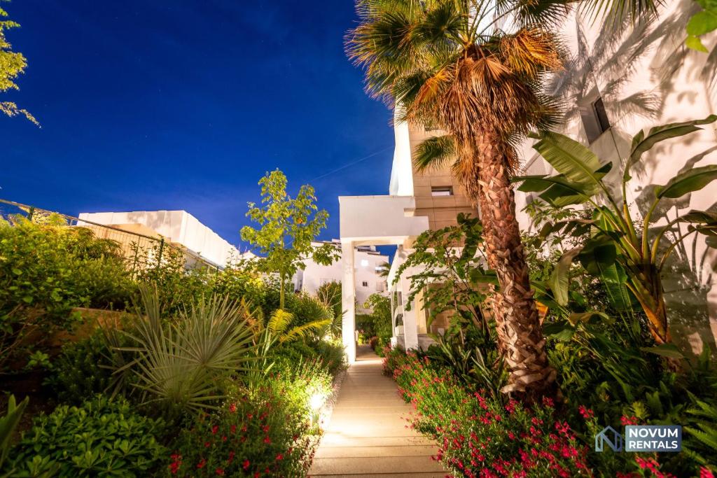 NEWLY BUILT Top Modern Penthouse in Puerto Banús 7