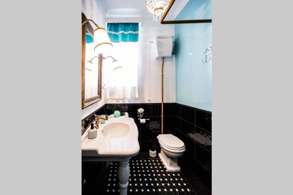 Luxurious apartment BELLA LUX in city center with FREE PARKING INCLUDED! 3