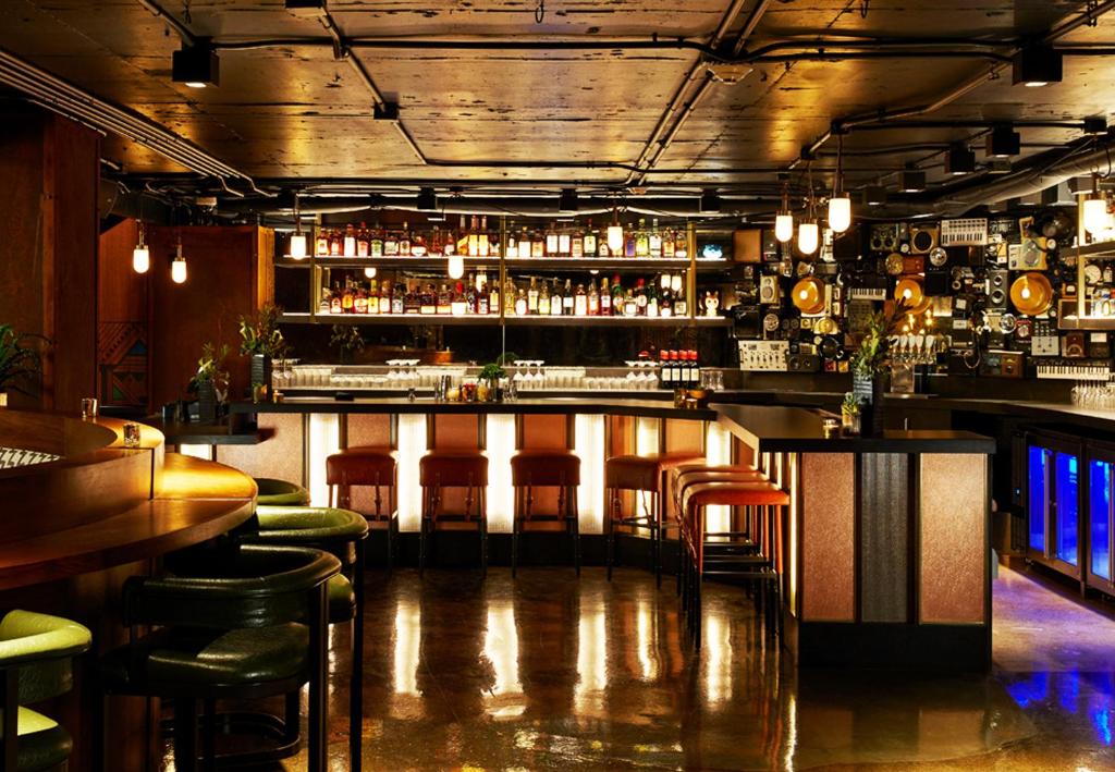 Hutton Hotel Image