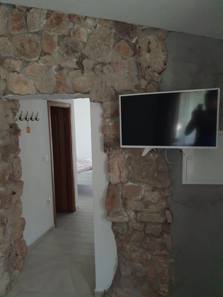 Villa Jerković-Secluded house and apartment with pool 6