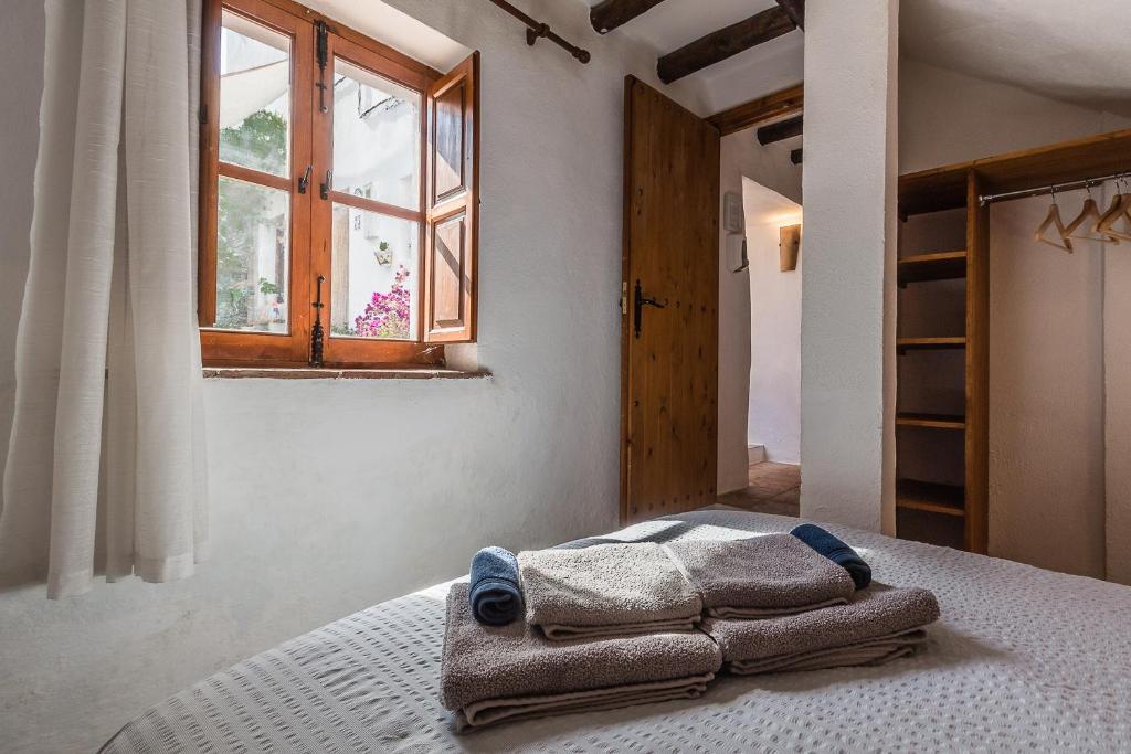 Casa Luna - 16th century traditional spanish village house 8