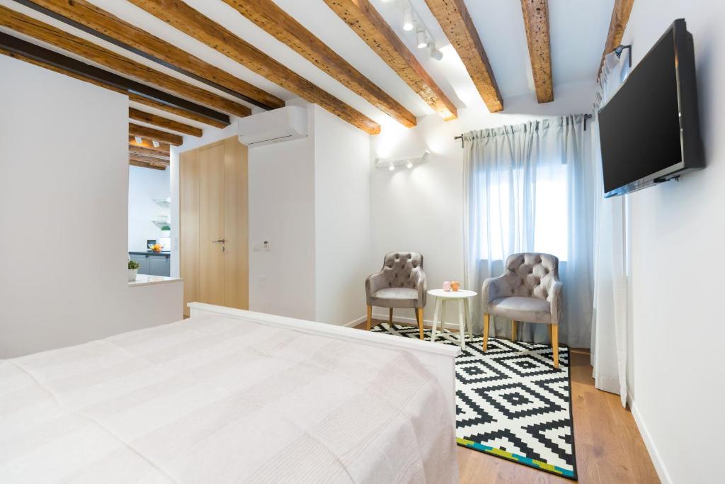 Cozy Montalbano Studios by Irundo 5