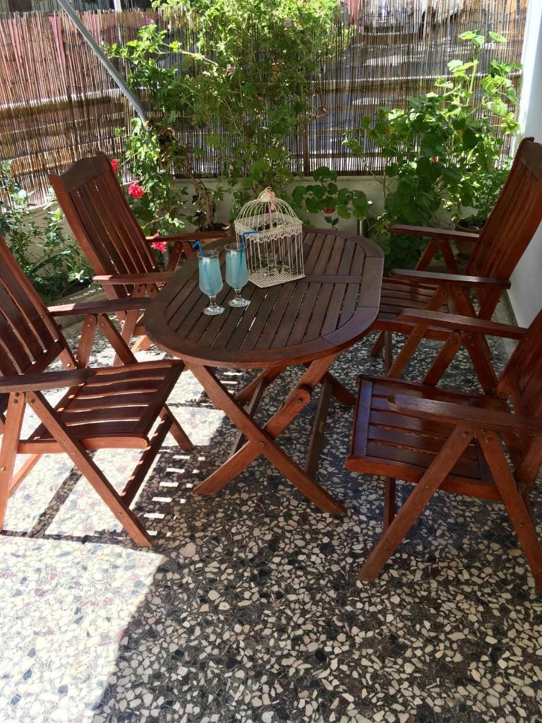 House yard 6