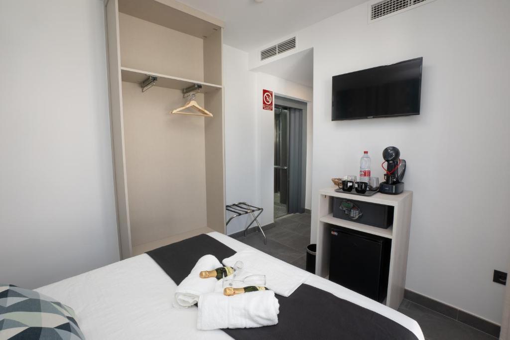 NERJA-CENTRO-JACUZZI- MIRADOR DE LA ERMITA- Adults Recommended 4
