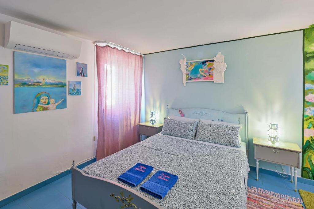 Night Galleria holiday home - bed & art -sea view 7