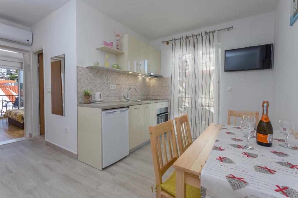 Apartments Sanja 8