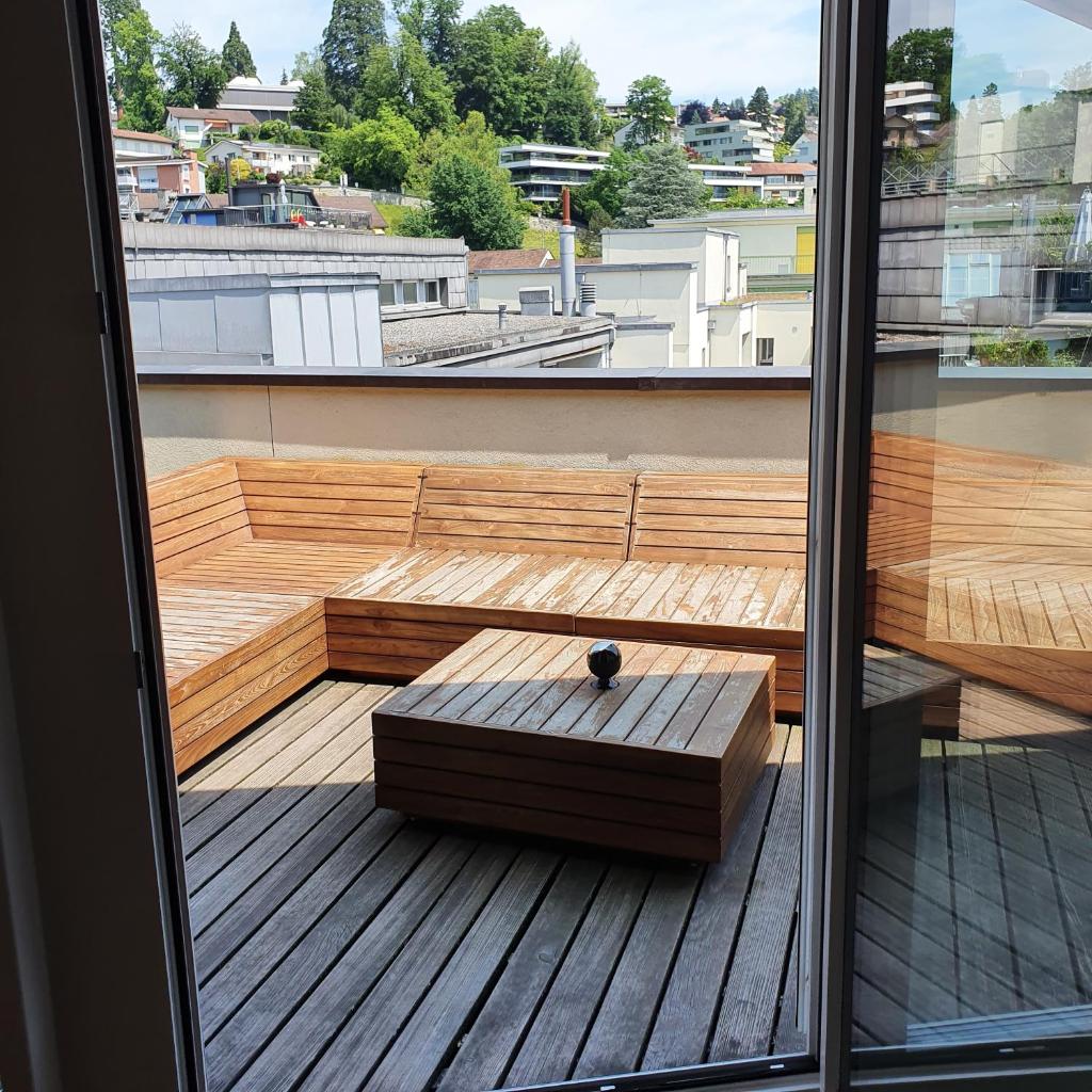 Top City Center Apartments location next to Lion Monument 8