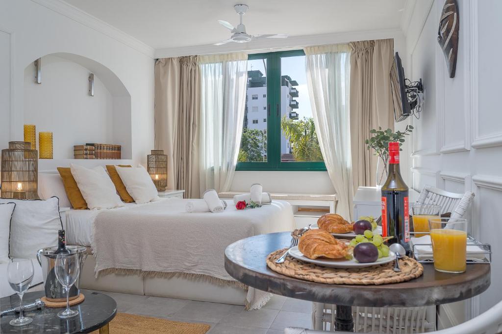 Bianca Chic Studio - Carihuela Beach at 300m 4