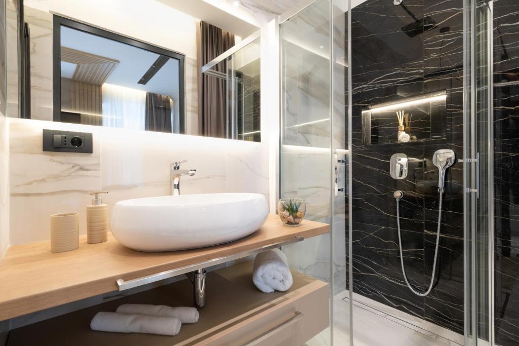 Premium Apartments with balcony 8