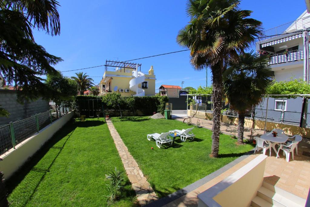 Apartments Vedrana 8