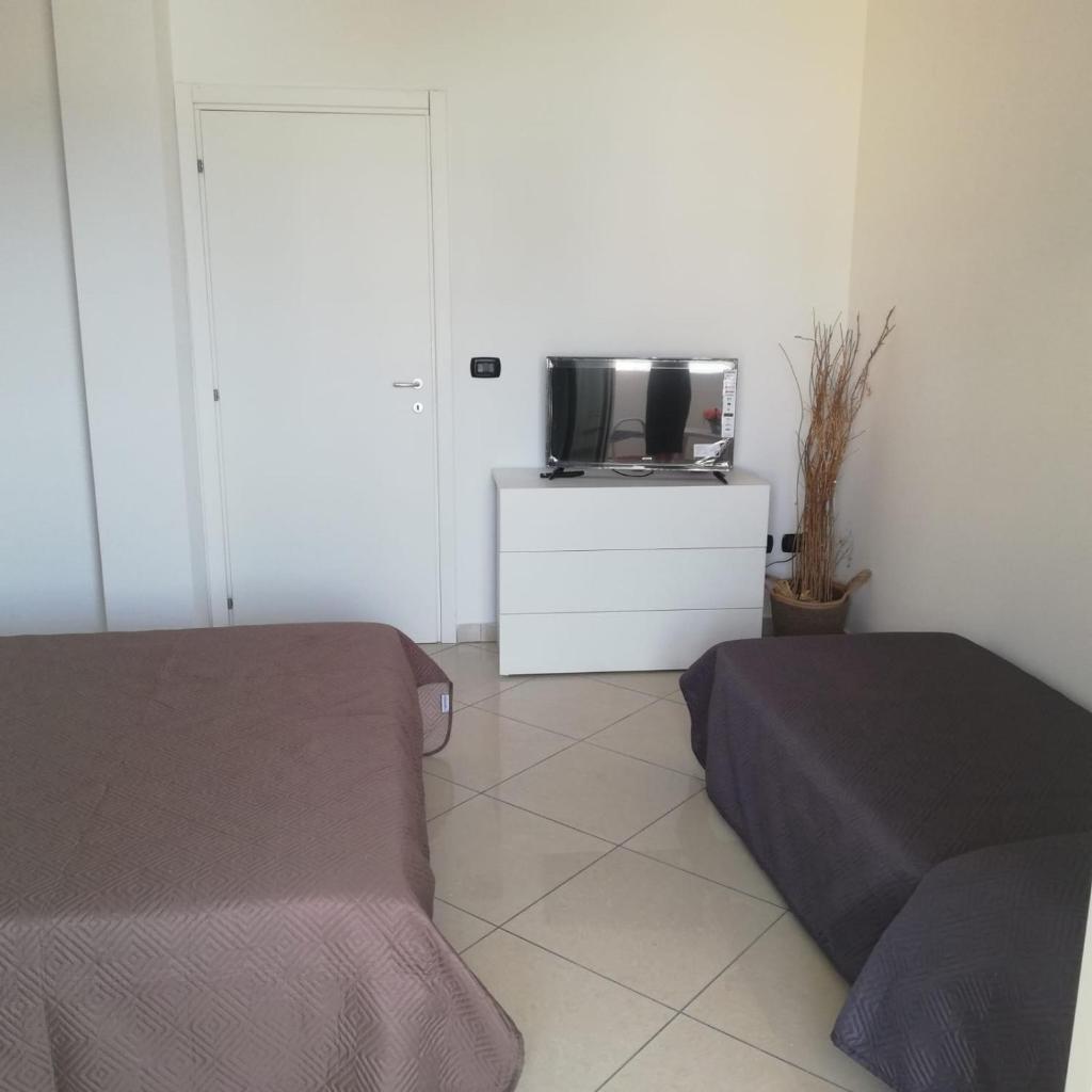 NINA's APARTMENT 5