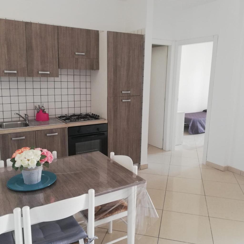 NINA's APARTMENT 8