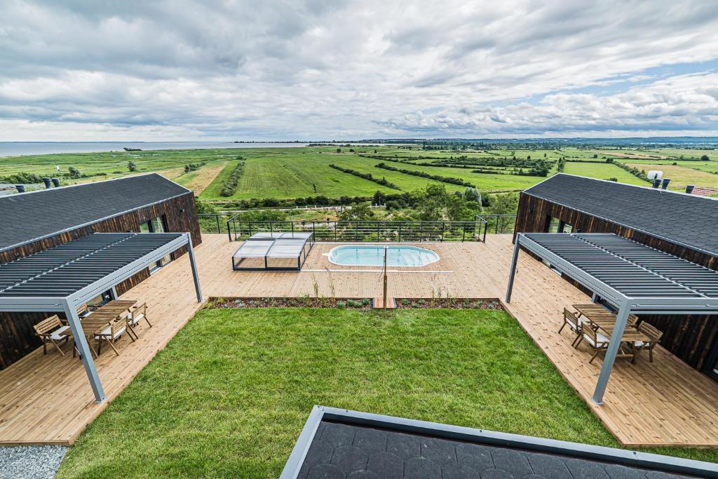 SkyView Deluxe Houses and Private Jacuzzi , Osłonino 7