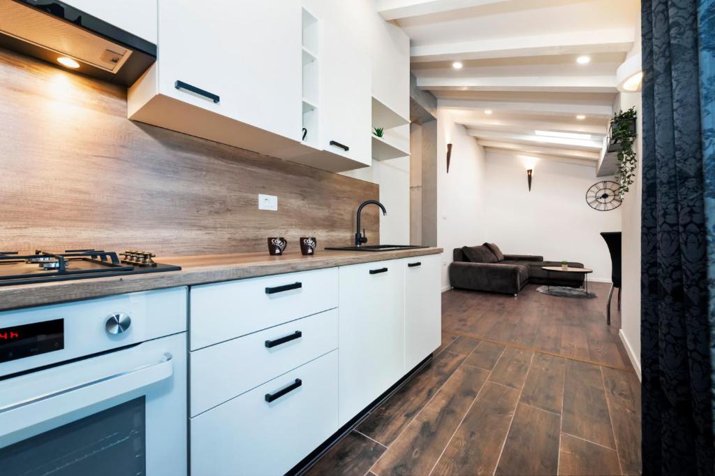 Deluxe Apartments A&A - 2 6