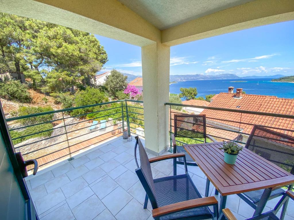 Eco Sunshine Apartments Lumbarda 8