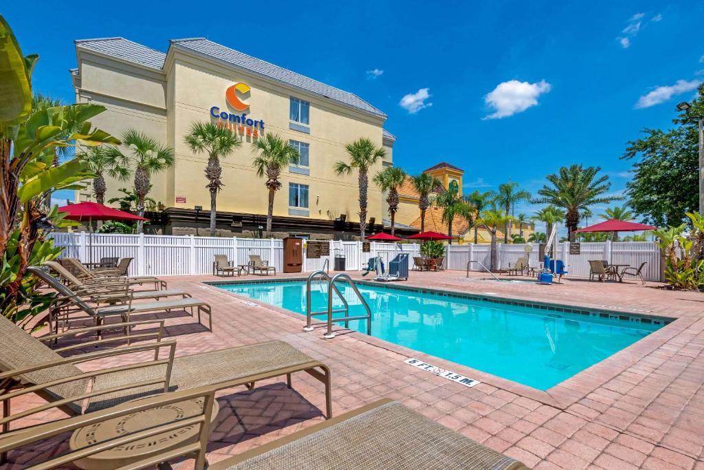Comfort Suites Near Universal Orlando Resort Image