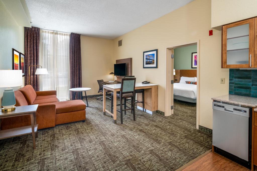 Staybridge Suites Memphis-Poplar Ave East, an IHG Hotel Image