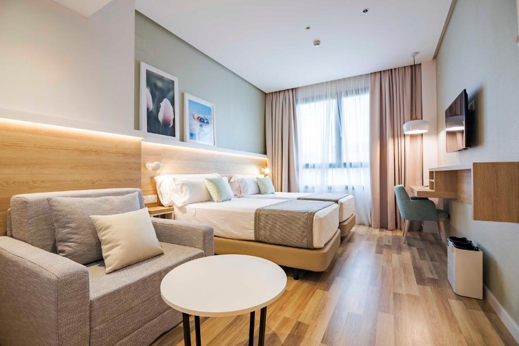 Golden Hotel Barcelona Image