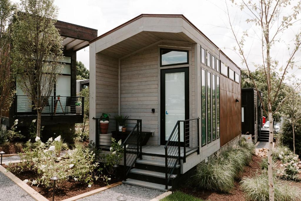 Ironwood Grove, Tiny House Hotel Image