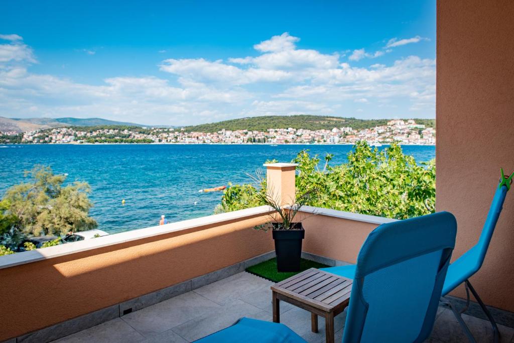 Beach Holiday home with private jacuzzi & parking 7