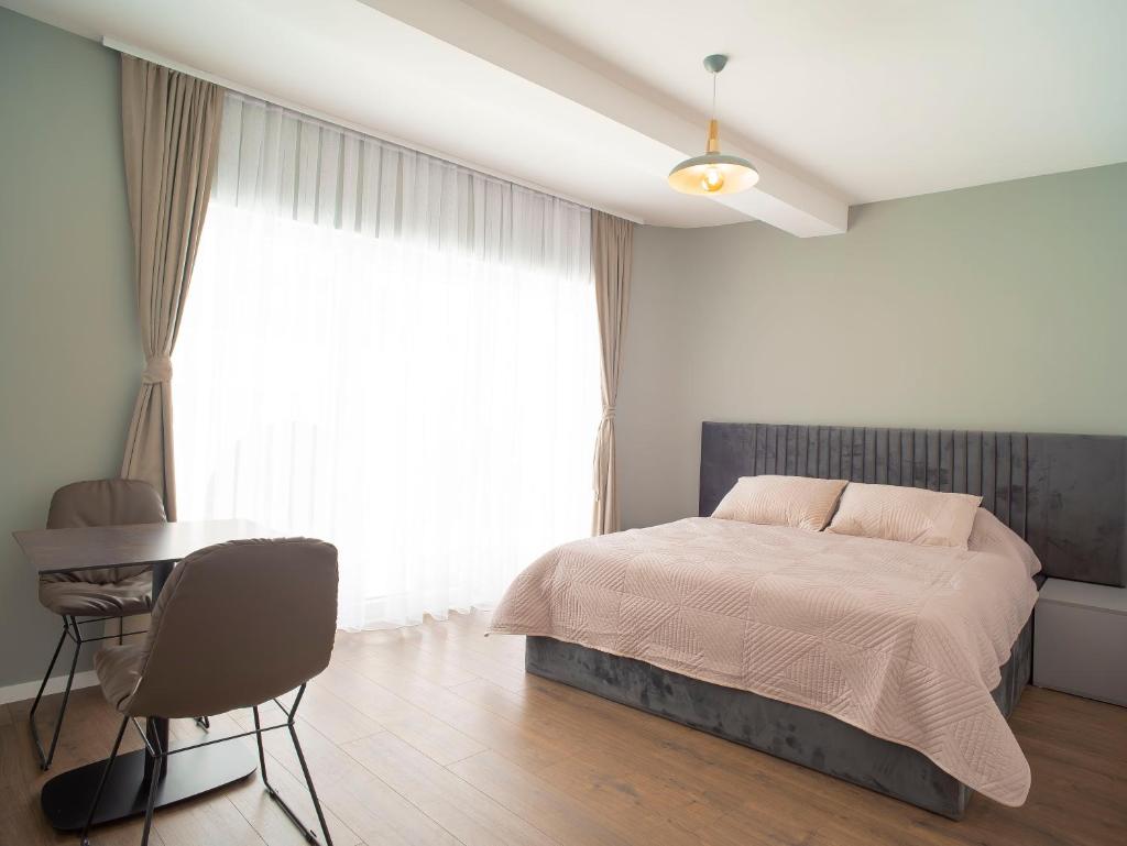 Lux Apartments 7
