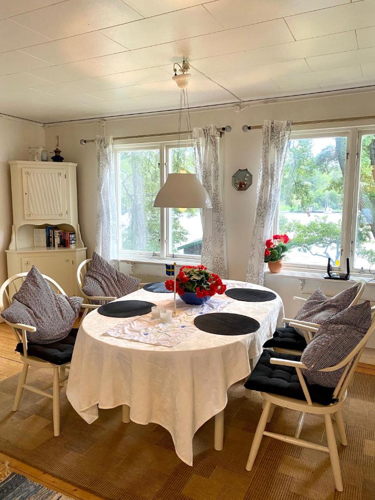 Escape to Your Very Own Private Island - Just 30 Minutes from Stockholm 8