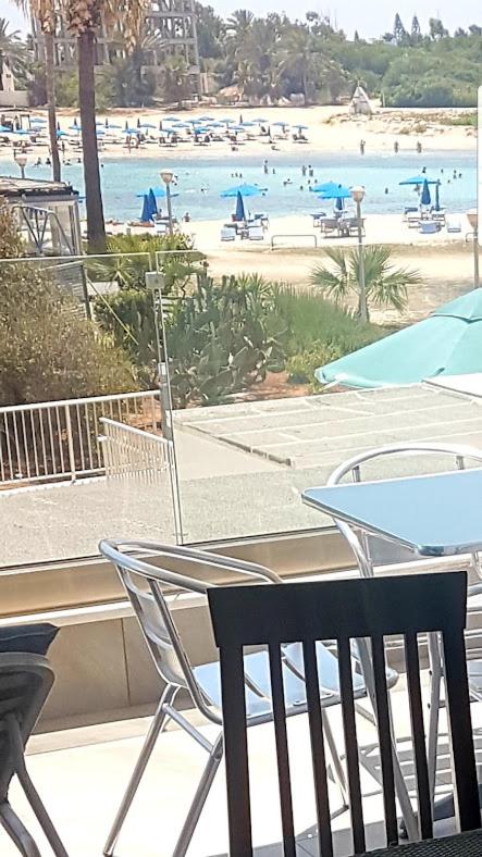 Christopher's Sandy Beach Suites 8