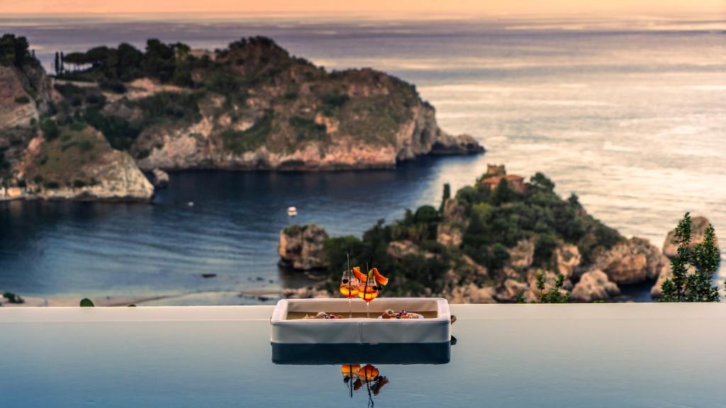 Isola Bella Infinity Suites 8