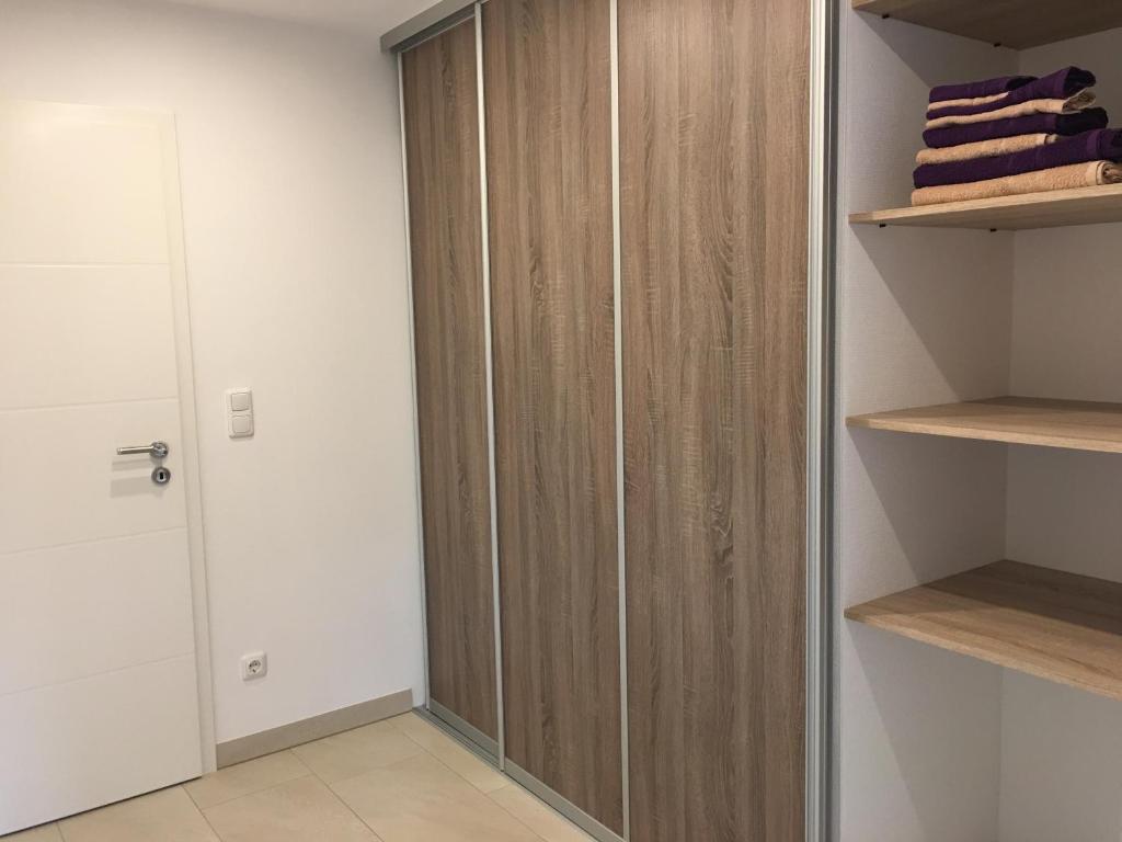 KOMPLETTES FERIENHAUS POTSDAM BERLIN GÄSTEHAUS IN SEENÄHE 95qm2 MONTEURZIMMER 7