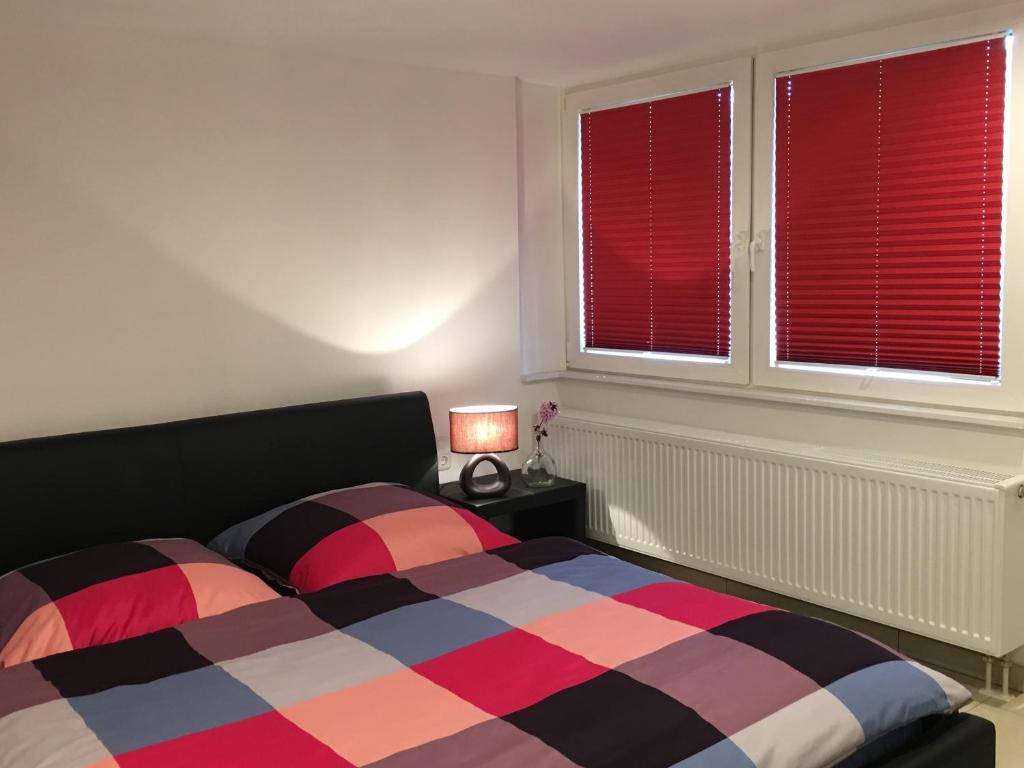 KOMPLETTES FERIENHAUS POTSDAM BERLIN GÄSTEHAUS IN SEENÄHE 95qm2 MONTEURZIMMER 2