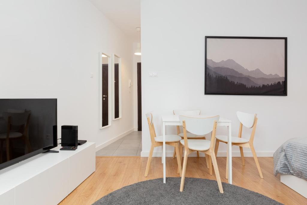 Apartments Westfield Arkadia Burakowska by Noclegi Renters 8
