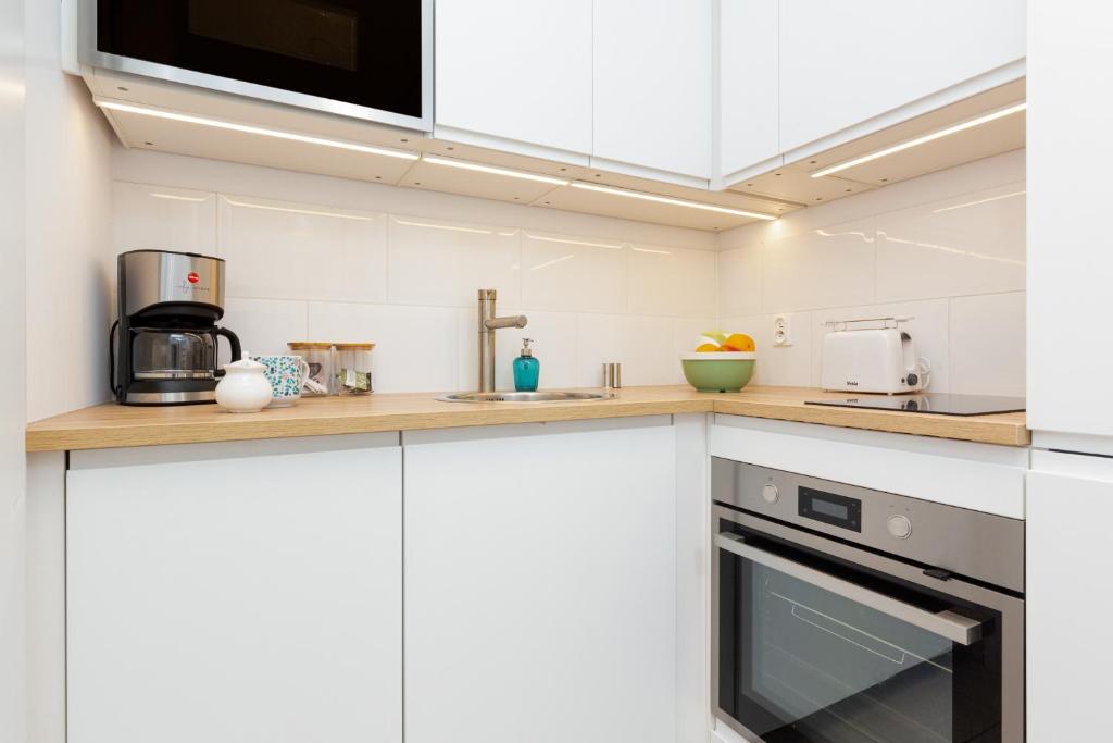 Apartments Westfield Arkadia Burakowska by Noclegi Renters 7
