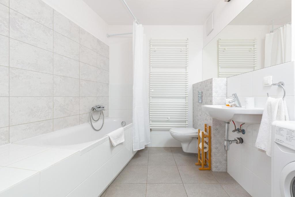 Apartments Westfield Arkadia Burakowska by Noclegi Renters 5