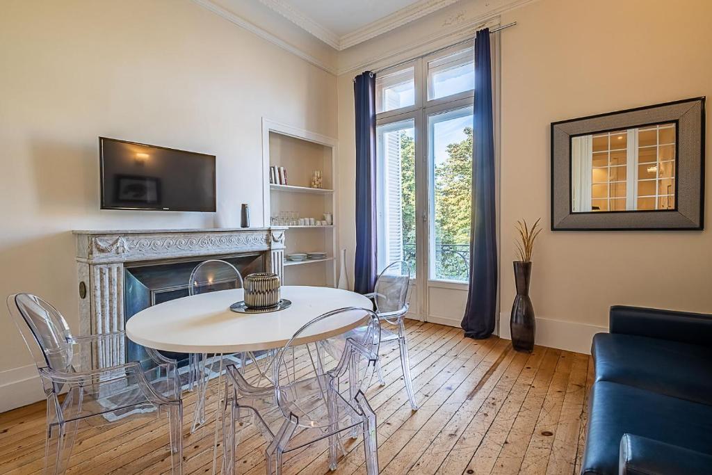 Maison Ingwë - Place Gambetta 2