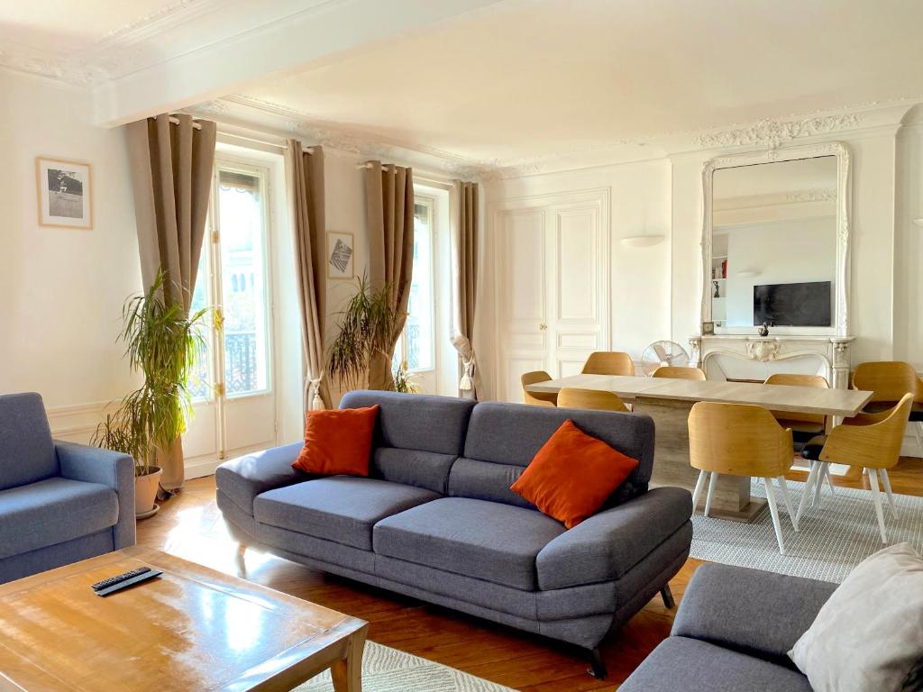 Marvellous Sunbathed 3BR at the heart of Paris 5