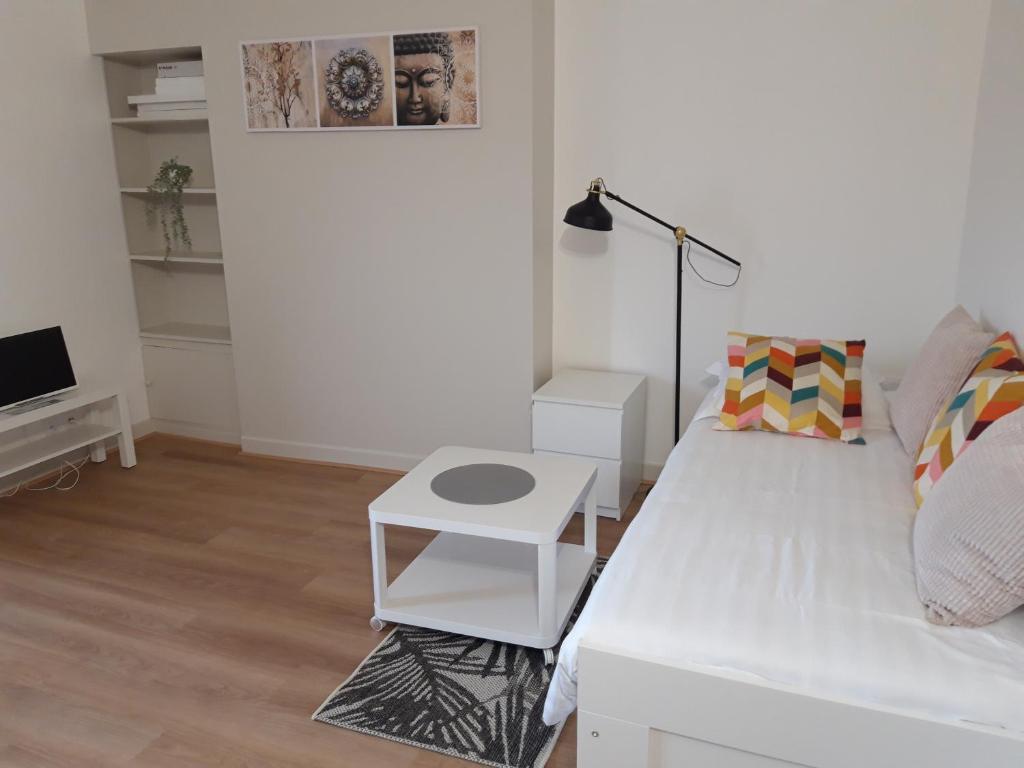 Aquitain Home - Studios & Appartements tout confort Bordeaux Gare St Jean 8