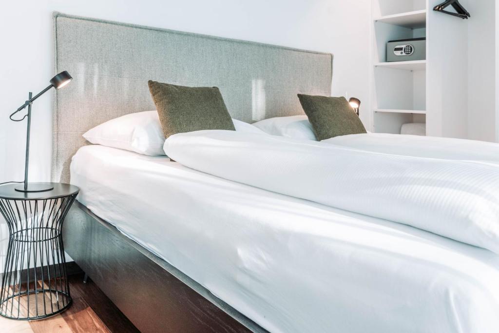 Blackhome Innsbruck City South I contactless check-in 7