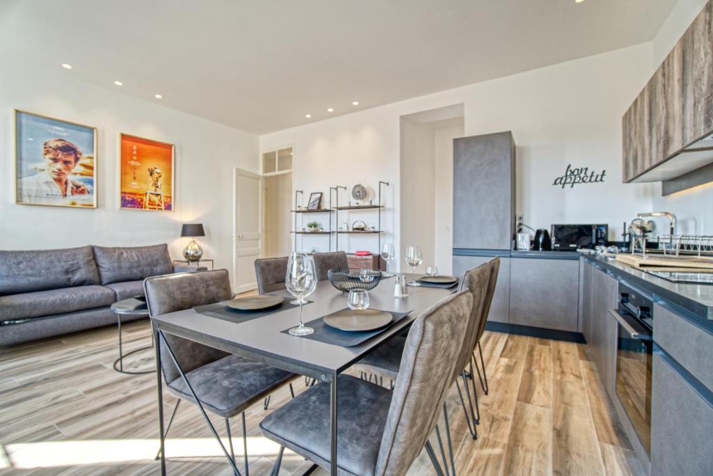 Superbe 3 pièces refait à neuf classé 4 étoiles avec ascenseur et balcon à pied de la plage et du palais des festivals