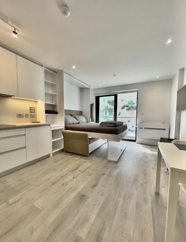 Holiday studio apartment near the beach and city centre 1