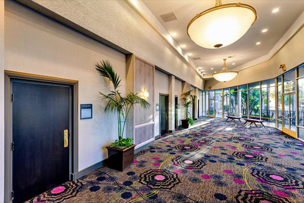 Wyndham San Diego Bayside Image