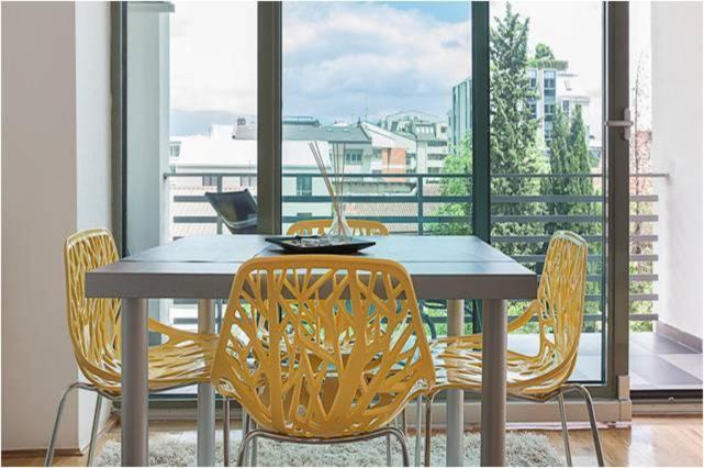 Modern Living Apartments 1